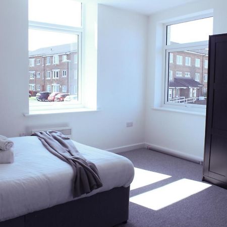 Stylish 1Br Apartment In The Heart Of Heywood Exterior foto